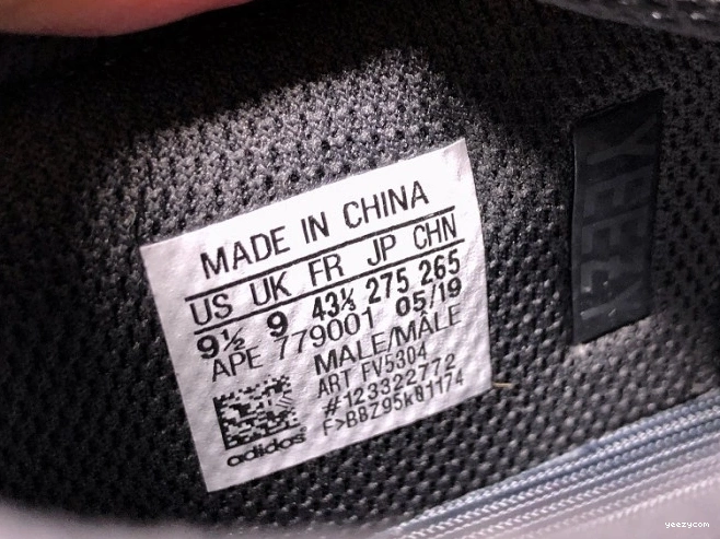 Adidas Black Boost 700 FV5304 Yeezy Utility 0831